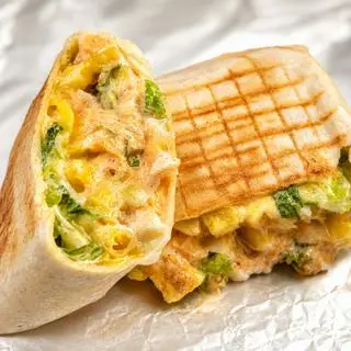 Hình ảnh Tacos Trứng Xúc Xích Đậm Vị
