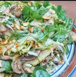 Hình ảnh GỎI GÀ RAU CÀNG CUA ( nguyên con )