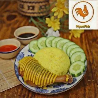 Hình ảnh Cơm Gà Xối Mỡ Sốt Bangkok