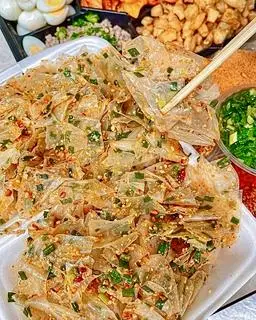 Hình ảnh Bánh tráng trộn mỡ hành đậu phộng nhuyễn