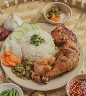 Hình ảnh Cơm tấm gà nướng
