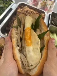 Hình ảnh Bánh mì thập cẩm