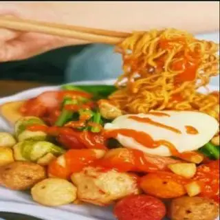 Hình ảnh Mì nhiều full topping 10 loại - trứng tóp mỡ