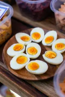 Hình ảnh Trứng Gà thêm (1 trái)
