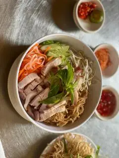 Hình ảnh bún bì heo quay