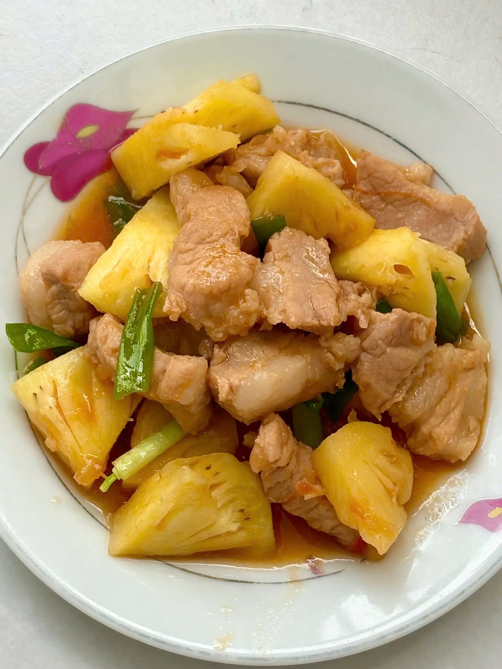 Hình ảnh Cơm thịt ba chỉ xào thơm (dứa)