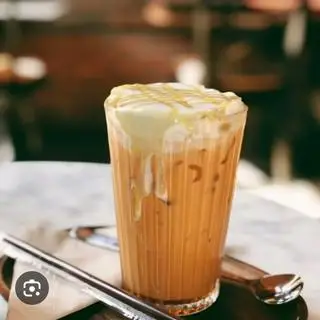 Hình ảnh Trà sữa thái đỏ kem mây