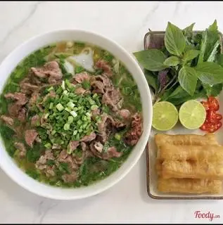 Hình ảnh Phở tái lăn bùng lửa