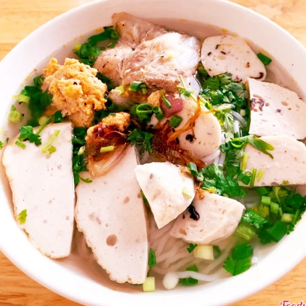 Hình ảnh Bún mọc đầy đủ