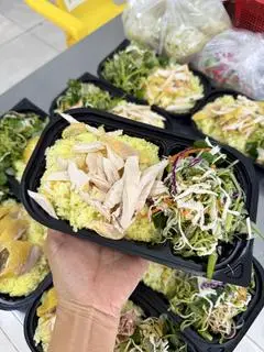 Hình ảnh Cơm gà xé gỏi