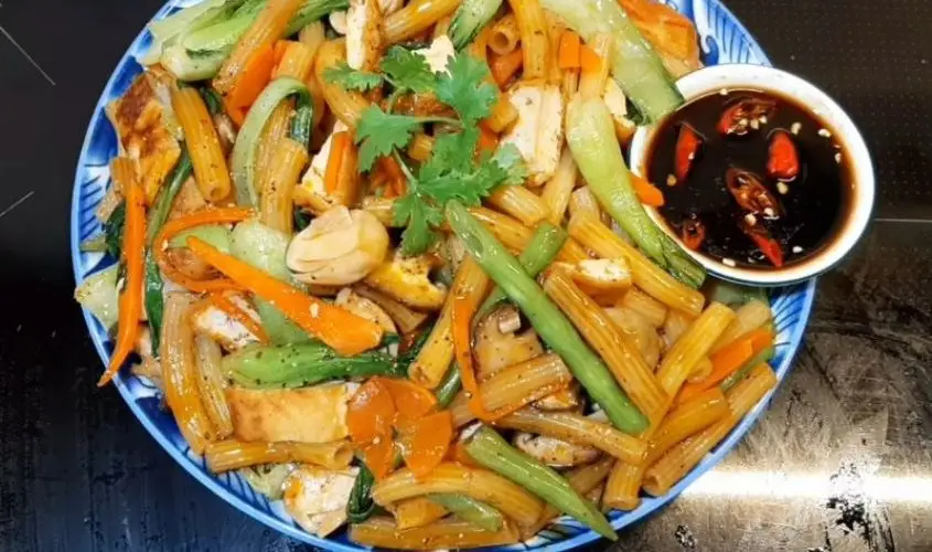 Hình ảnh Nui xào Chay
