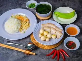 Hình ảnh Cơm thịt luộc cà pháo mắm tôm
