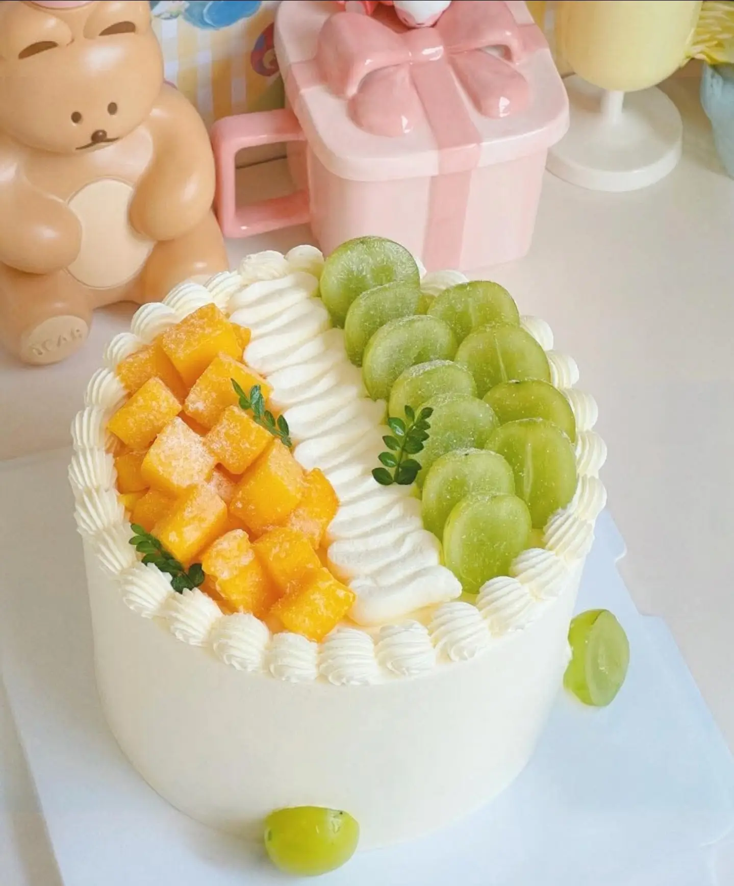 Hình ảnh Bánh Sinh Nhật Full Hoa Quả Tươi 16cm (ll)