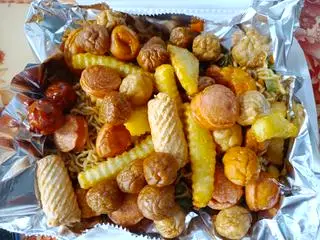 Hình ảnh Mỳ trộn indome đặc biệt - bò khô - khoai tây chiên