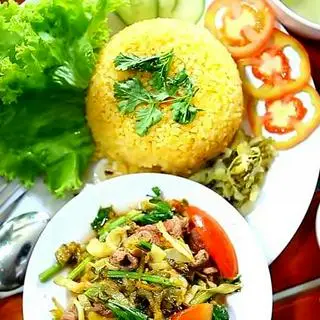 Hình ảnh Cơm bò xào dưa cải