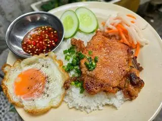 Hình ảnh Cơm sườn ốp la
