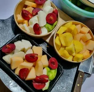 Hình ảnh Trái cây mix ngẫu nhiên (topping tùy ngày)