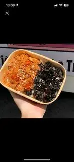 Hình ảnh Cơm bò kim chi đen