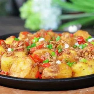 Hình ảnh Cơm Đậu hũ chiên sốt thịt băm