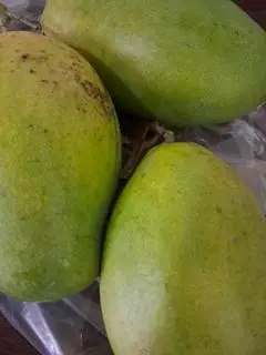 Hình ảnh xoài Hạt lép Trọng lượng còn vỏ 1 kg