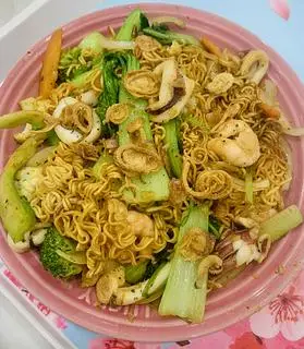 Hình ảnh Miến xào hải sản rau củ