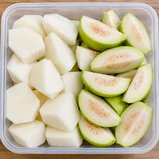Hình ảnh Sắn + Ổi size L 1kg