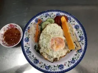 Hình ảnh Cơm trứng chả