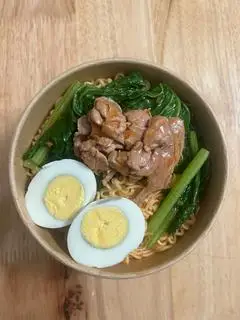 Hình ảnh Mì trộn bò - trứng