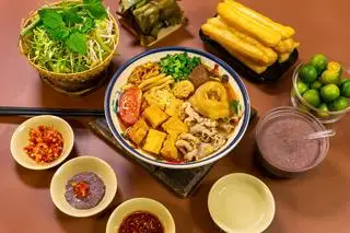 Hình ảnh Tô Đặc Biệt 