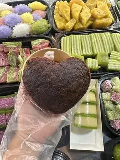 Hình ảnh bánh bò thốt nốt nướng ổ nhỏ trái tim