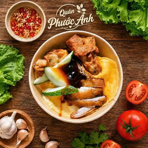 Hình ảnh Cơm gà chiên heo chiên giòn phủ trứng ngon