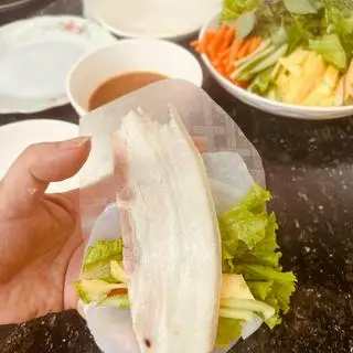 Hình ảnh bánh tráng cuốn thịt heo luộc 