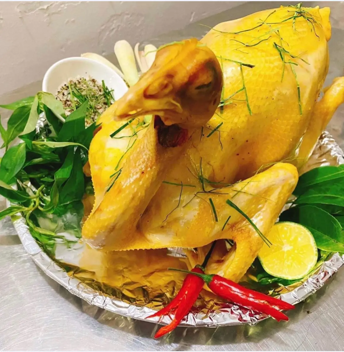 Hình ảnh Gà Tre Hấp Lá Chanh - Lớn
