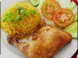 Hình ảnh Cơm gà xối mỡ 