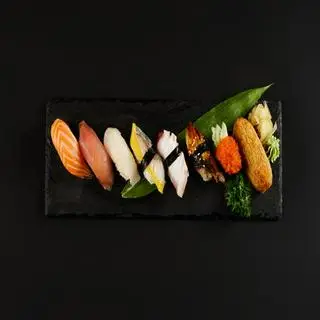 Hình ảnh Sushi tổng hợp chuẩn 8 viên