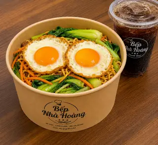 Hình ảnh mì xào + 2 trứng + 1ly coca