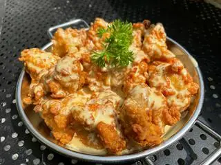 Hình ảnh Gà pop sốt chanh leo