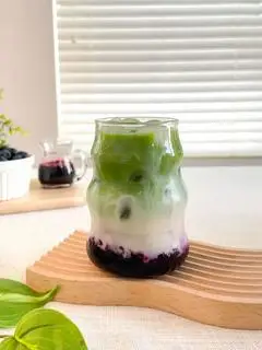Hình ảnh Matcha Latte Việt Quất