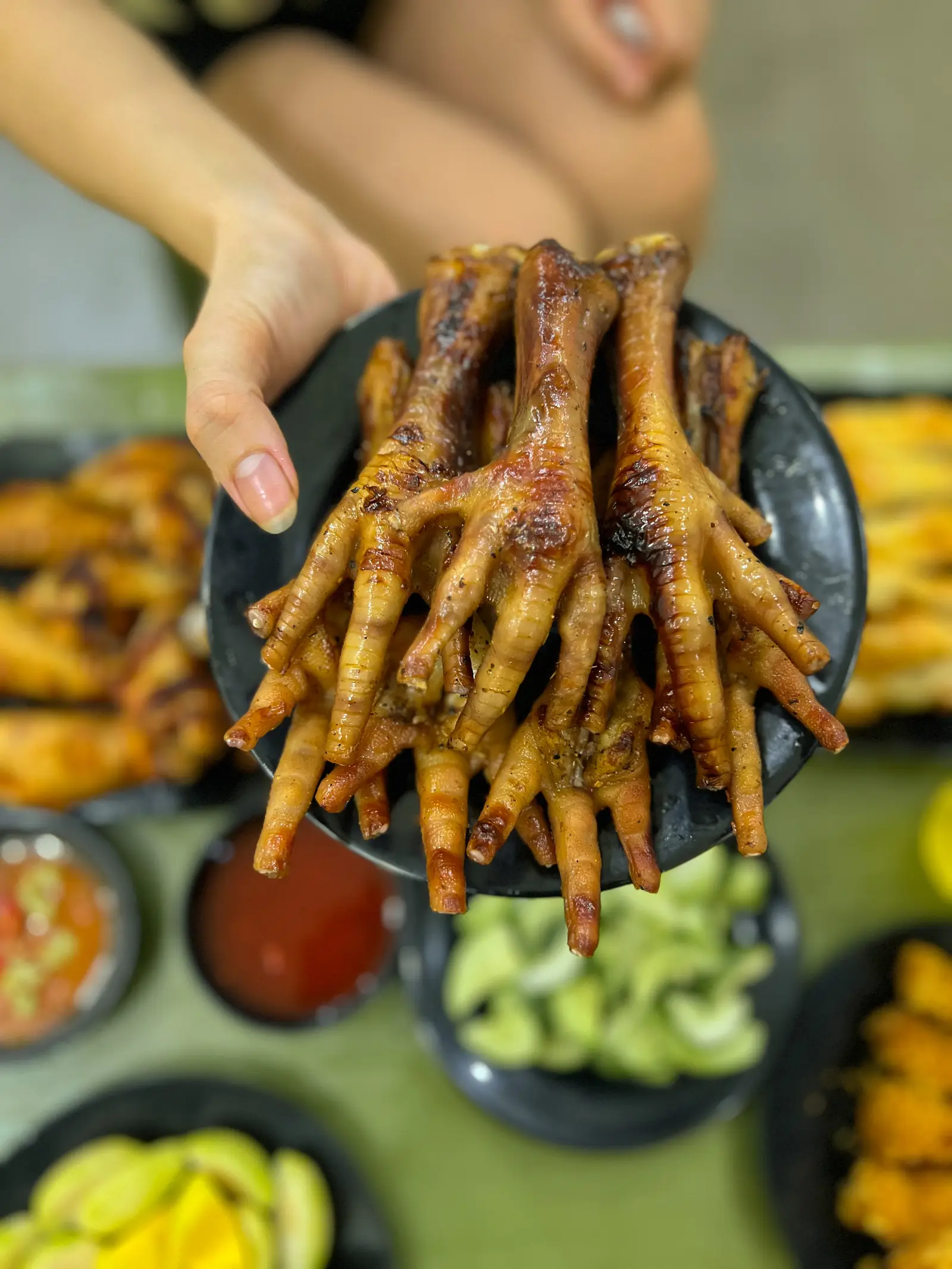 Hình ảnh Combo 5 chân gà - 1 hộp chân gà sả ớt