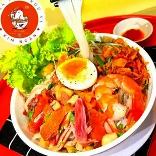 Hình ảnh Hủ tiếu gà tiêm ngũ vị