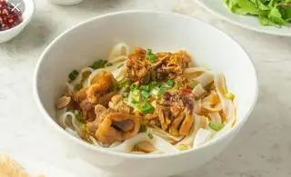 Hình ảnh Mì Quảng Gà Ta