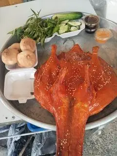 Hình ảnh vịt quay da giòn tỳ bà 