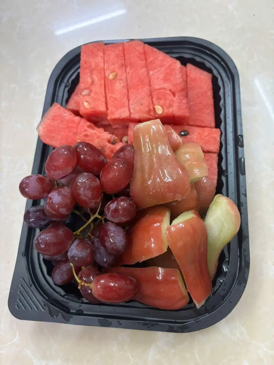 Hình ảnh Khay mix đại 1kg: Dưa hấu + Nho + Dưa vàng 