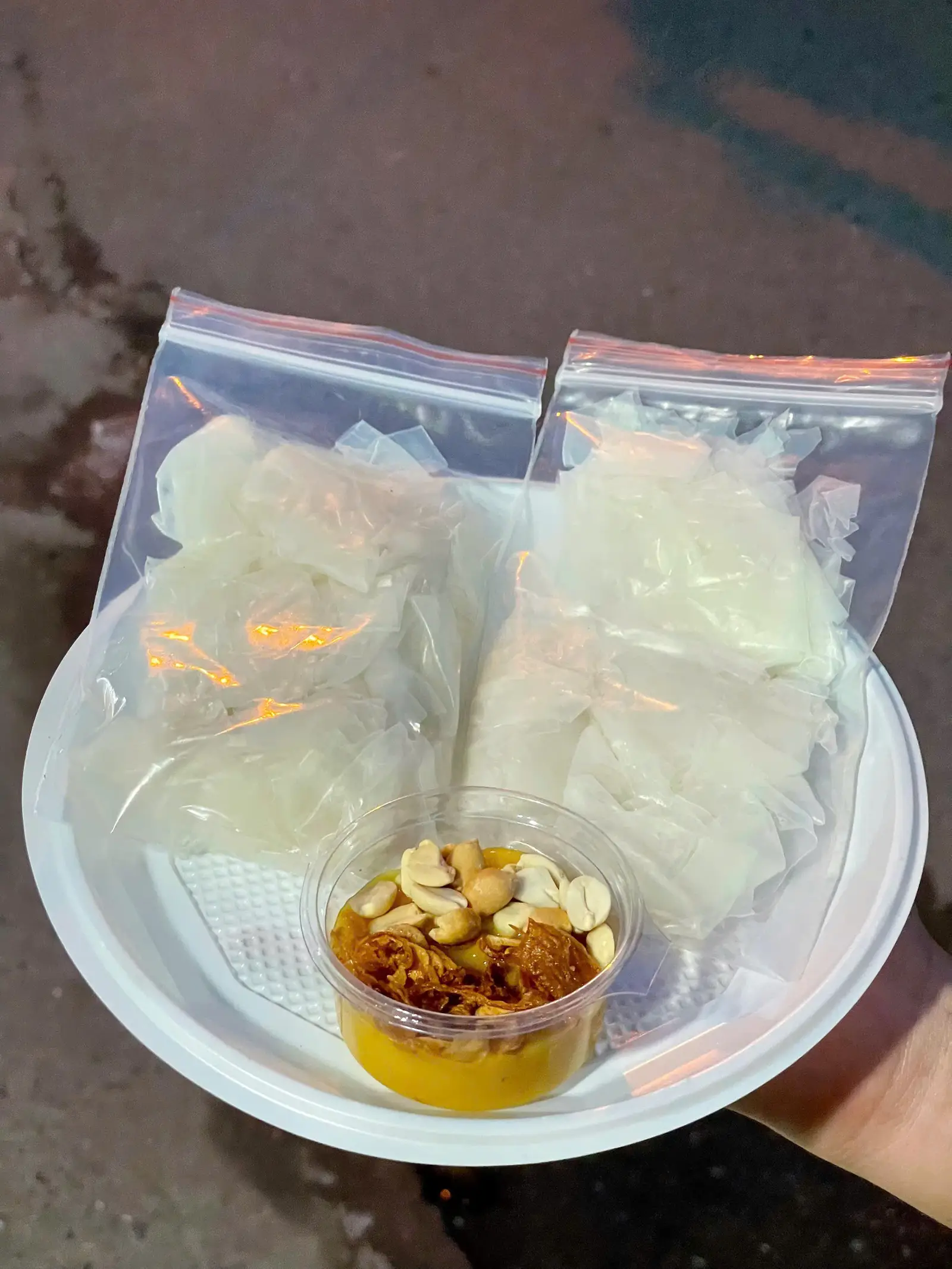 Hình ảnh Bánh tráng chấm muối béo