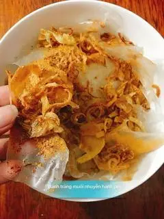 Hình ảnh Bánh tráng mỡ hành sate hành phi