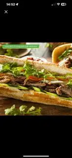 Hình ảnh Bánh Mì Que Pate Sốt Trứng Xúc Xích 