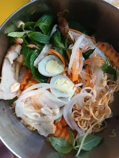 Hình ảnh mì trộn thập cẩm 