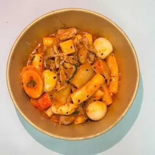 Hình ảnh Tokbokki trứng cút đồ viên 