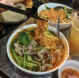 Hình ảnh Mỳ chua cay mọc
