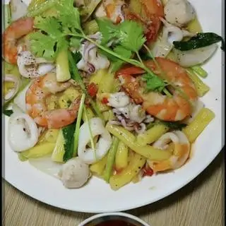 Hình ảnh Nui Xào Hải Sản